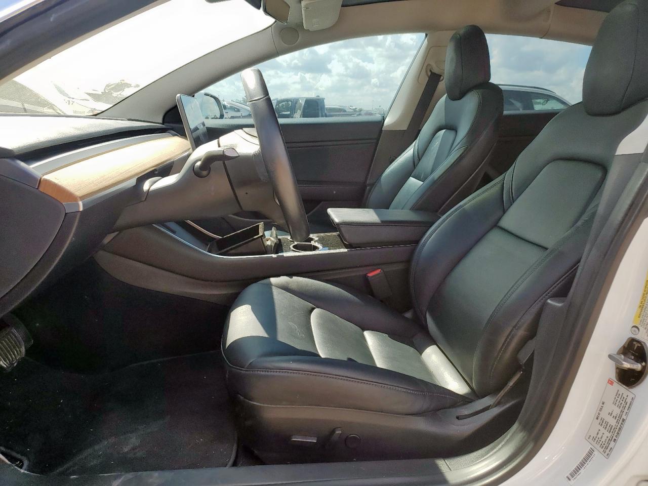 2018 Tesla Model 3 VIN: 5YJ3E1EA2JF161992 Lot: 85277075