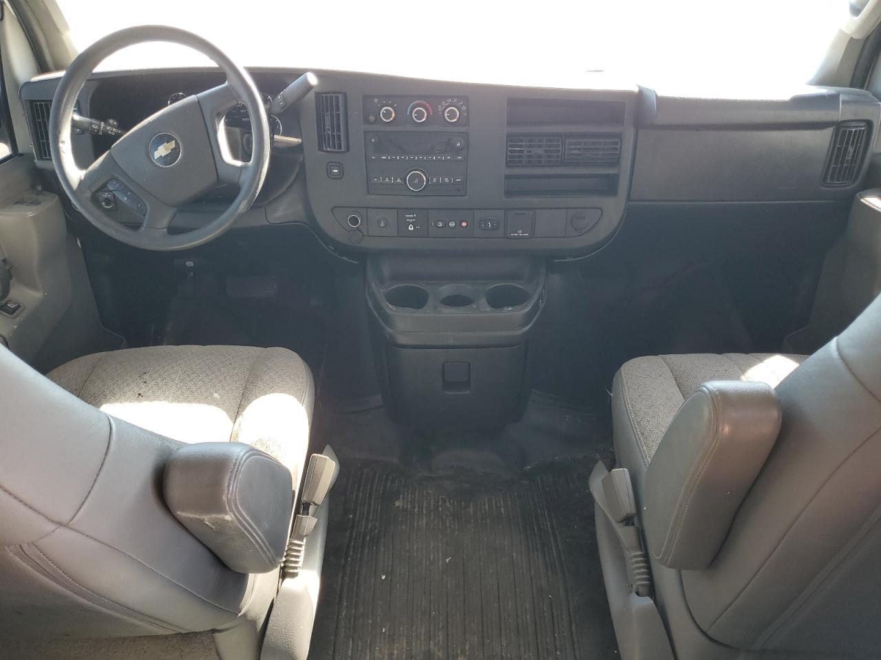 2019 Chevrolet Express G2500 VIN: 1GCWGAFP1K1249100 Lot: 86821065