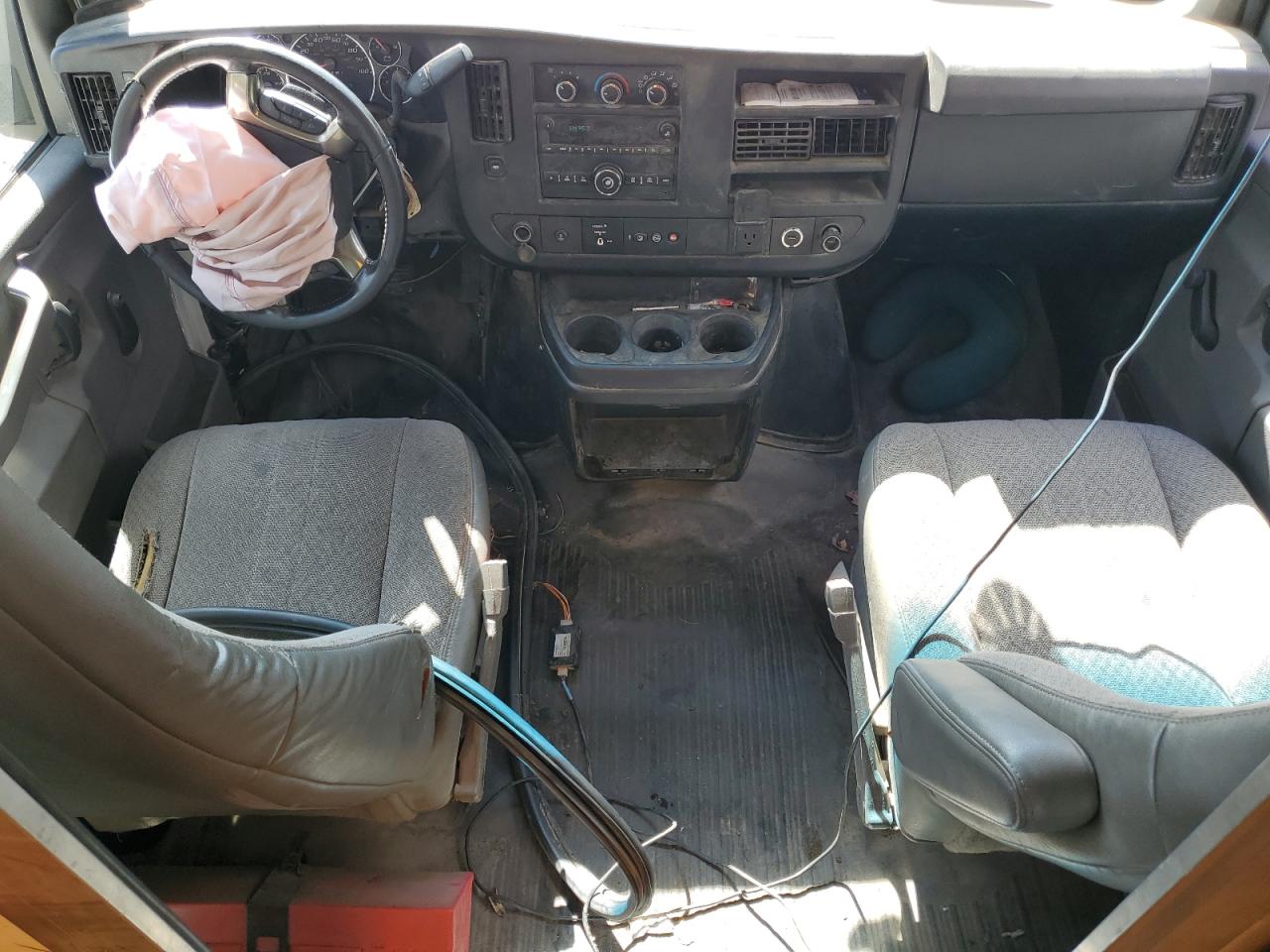 2019 GMC Savana Cutaway G3500 VIN: 1GD37SCG0K1199878 Lot: 81731945