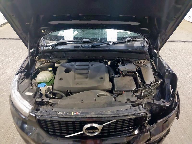 2019 VOLVO XC40 2.0 D3 R DESIGN 5DR