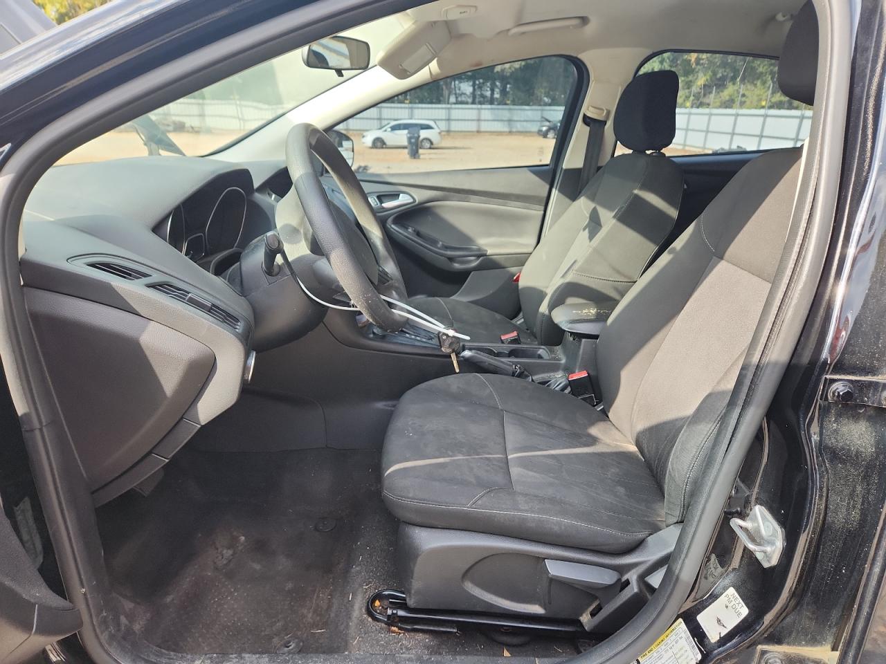 2018 Ford Focus Se VIN: 1FADP3F25JL279863 Lot: 86262165