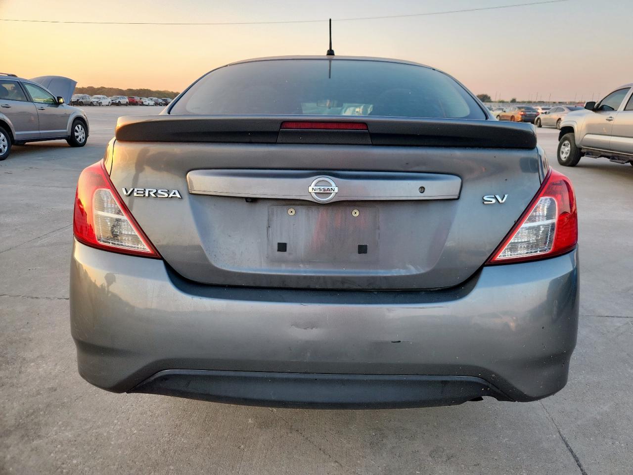 2019 Nissan Versa S VIN: 3N1CN7AP8KL828373 Lot: 84943885