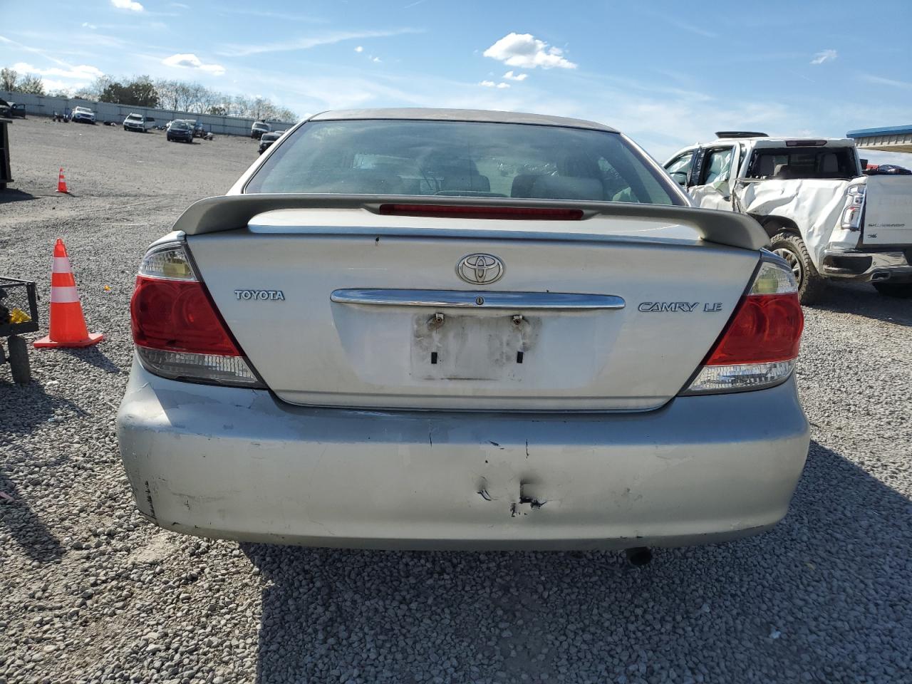 2005 Toyota Camry Le VIN: 4T1BE32K55U084340 Lot: 84587055