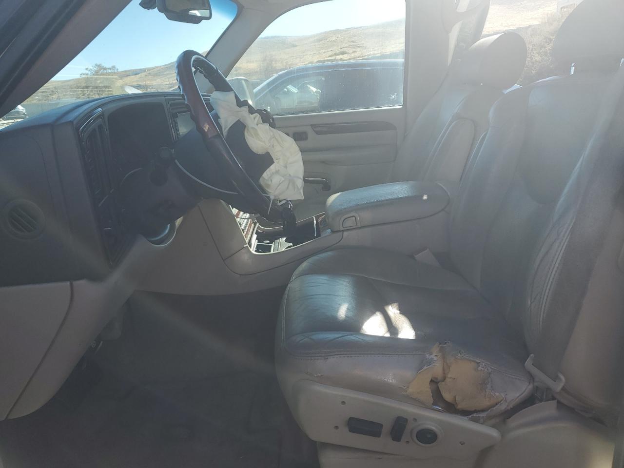 2005 Cadillac Escalade Luxury VIN: 1GYEK63N75R122555 Lot: 85402105