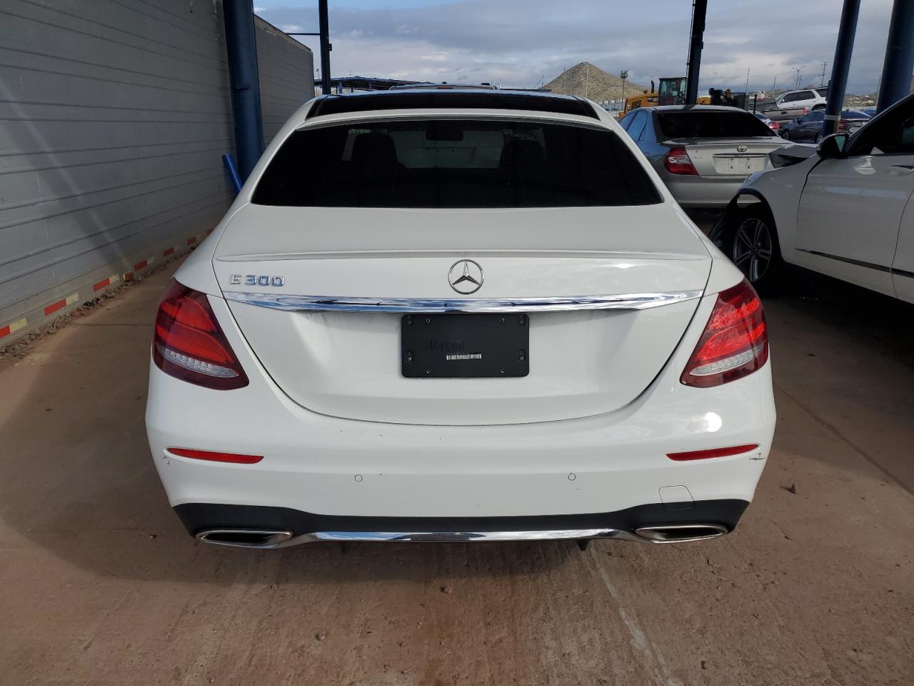 2017 Mercedes-Benz E 300 VIN: WDDZF4JB8HA050699 Lot: 85013385