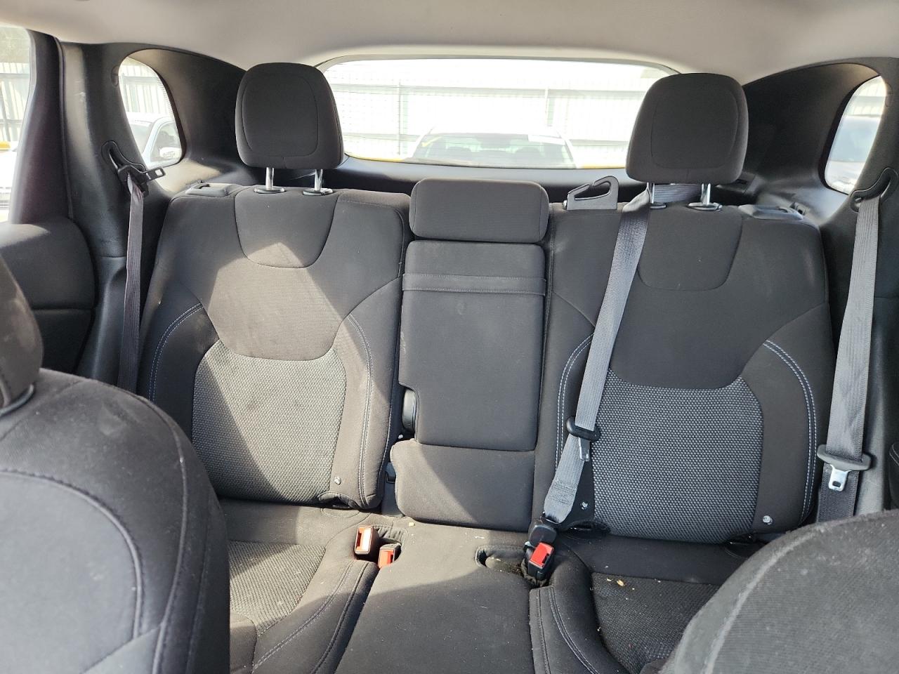 2019 Jeep Cherokee Latitude VIN: 1C4PJLCX8KD144395 Lot: 81972255