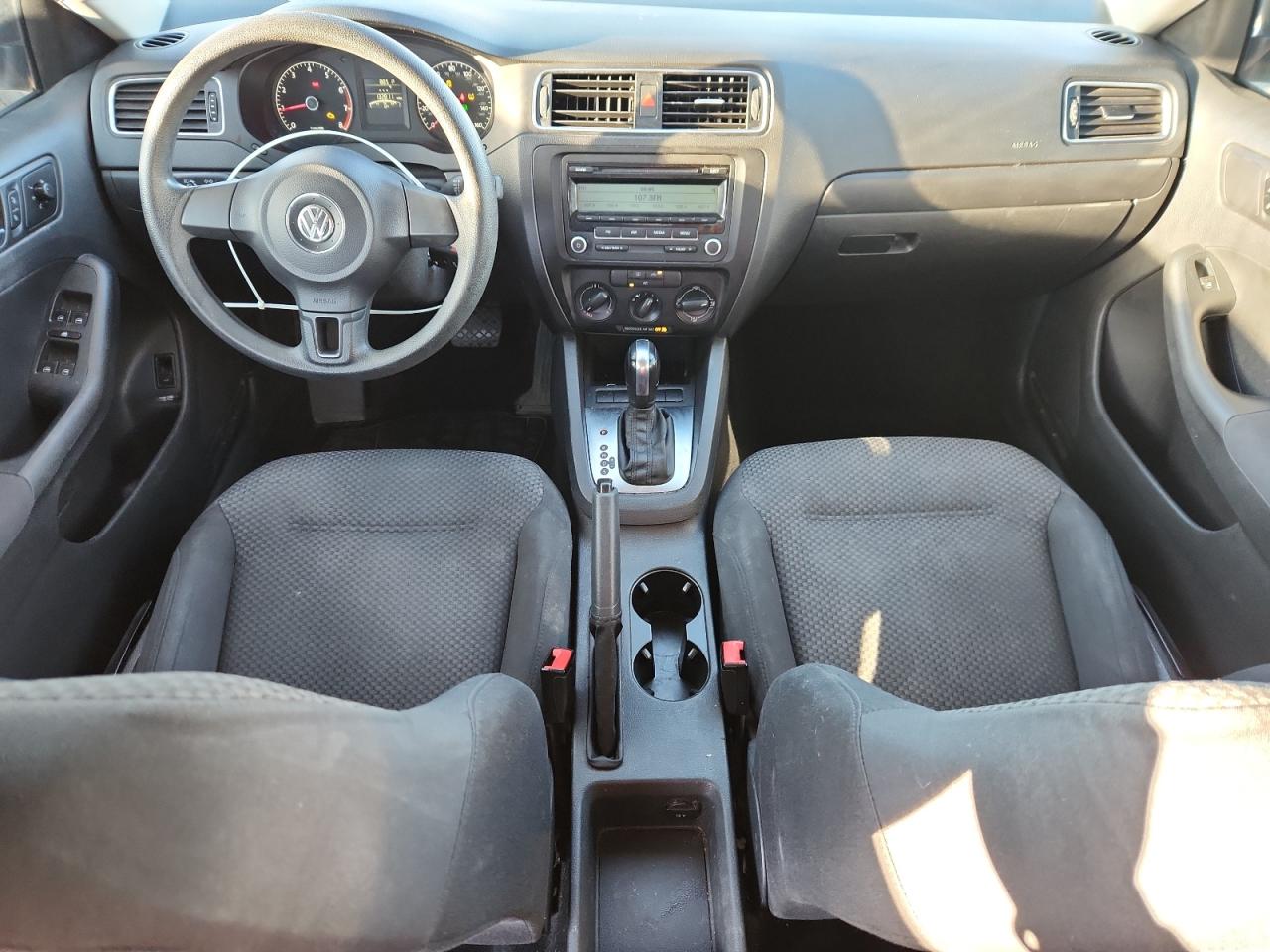 2011 Volkswagen Jetta Base VIN: 3VW2K7AJ0BM400382 Lot: 84521505