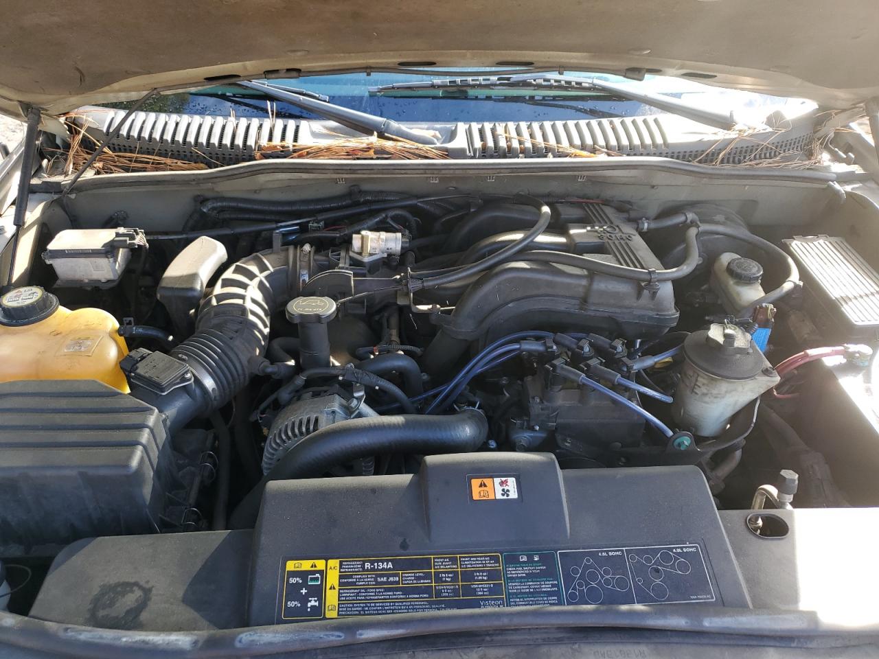 2002 Ford Explorer Xls VIN: 1FMZU62E92UA66044 Lot: 81935235