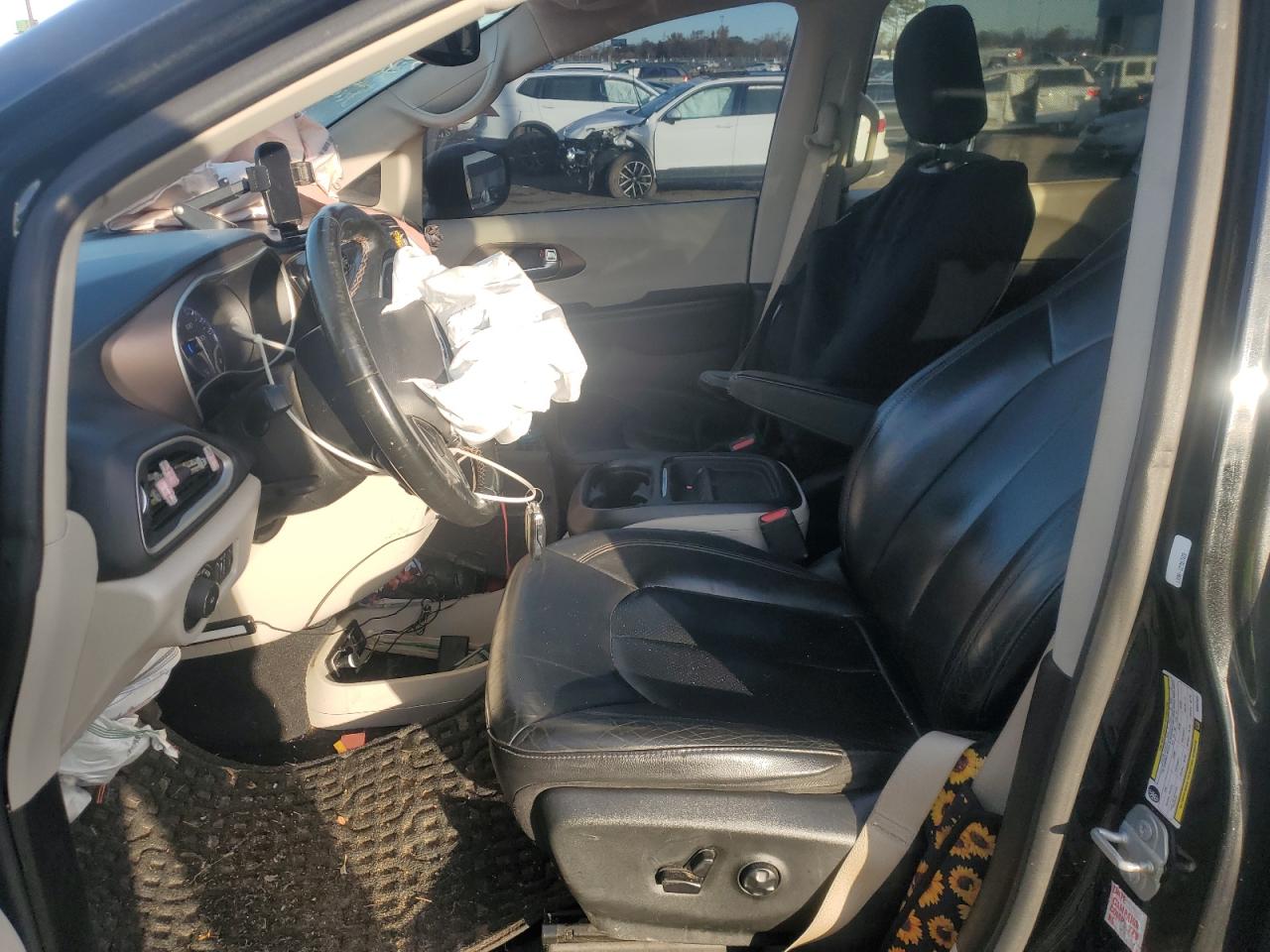 2019 Chrysler Pacifica Touring L VIN: 2C4RC1BG0KR581524 Lot: 82570795