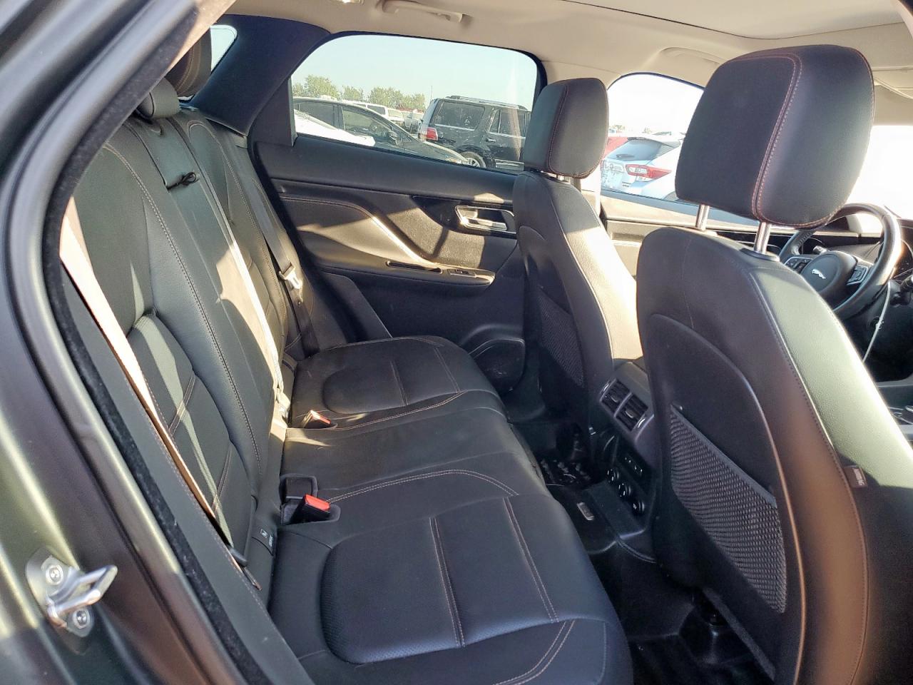 2017 Jaguar F-Pace Prestige VIN: SADCK2BN3HA492657 Lot: 82179595