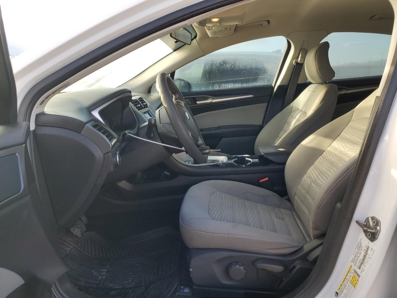 2016 Ford Fusion S VIN: 3FA6P0G70GR147993 Lot: 84700295