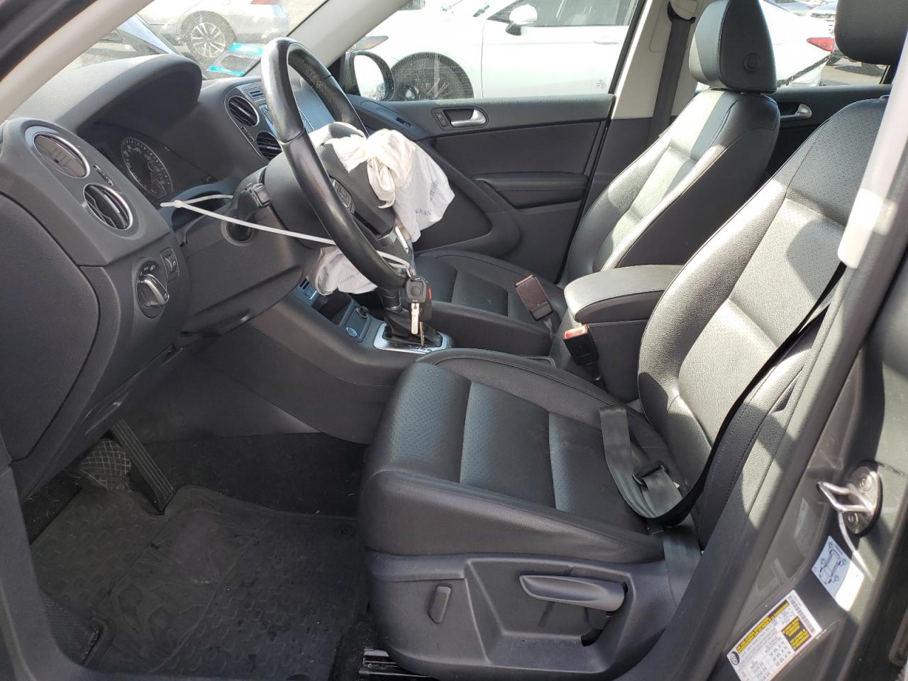 2017 Volkswagen Tiguan S VIN: WVGAV7AX7HK038525 Lot: 90894585