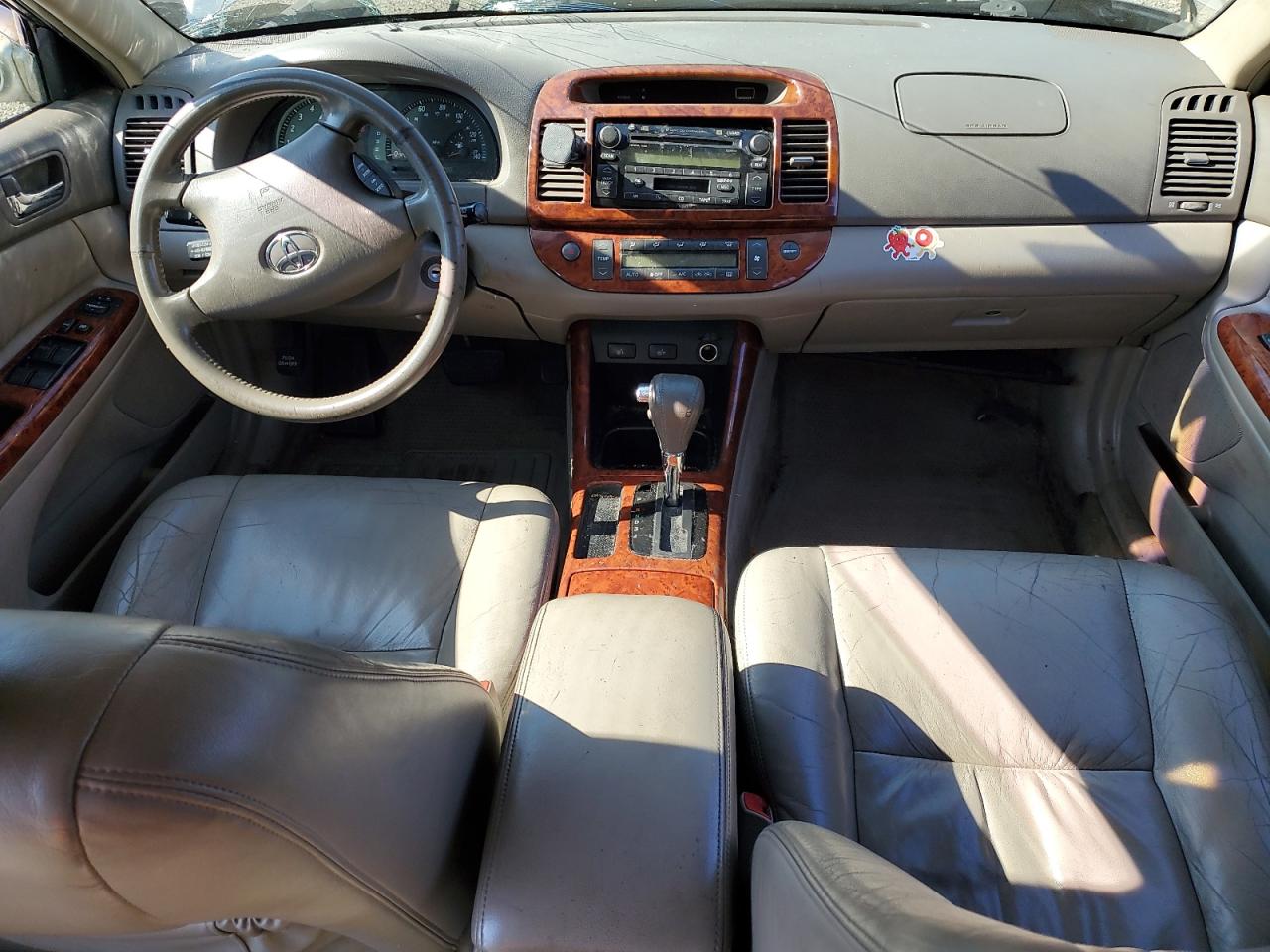 2004 Toyota Camry Le VIN: JTDBF30KX40153887 Lot: 82175725