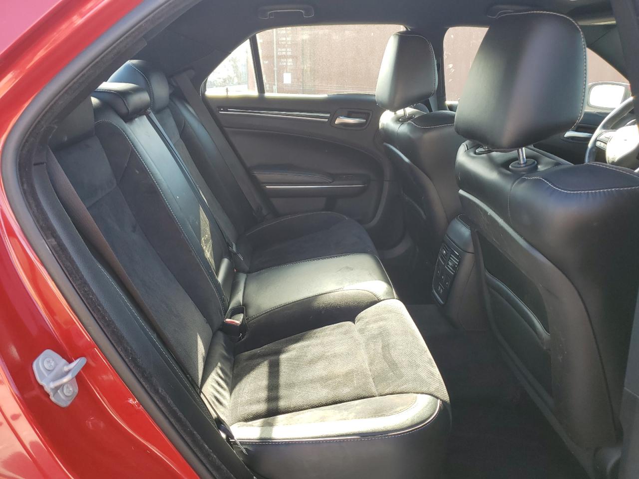 2017 Chrysler 300 S VIN: 2C3CCABG9HH526823 Lot: 82532095