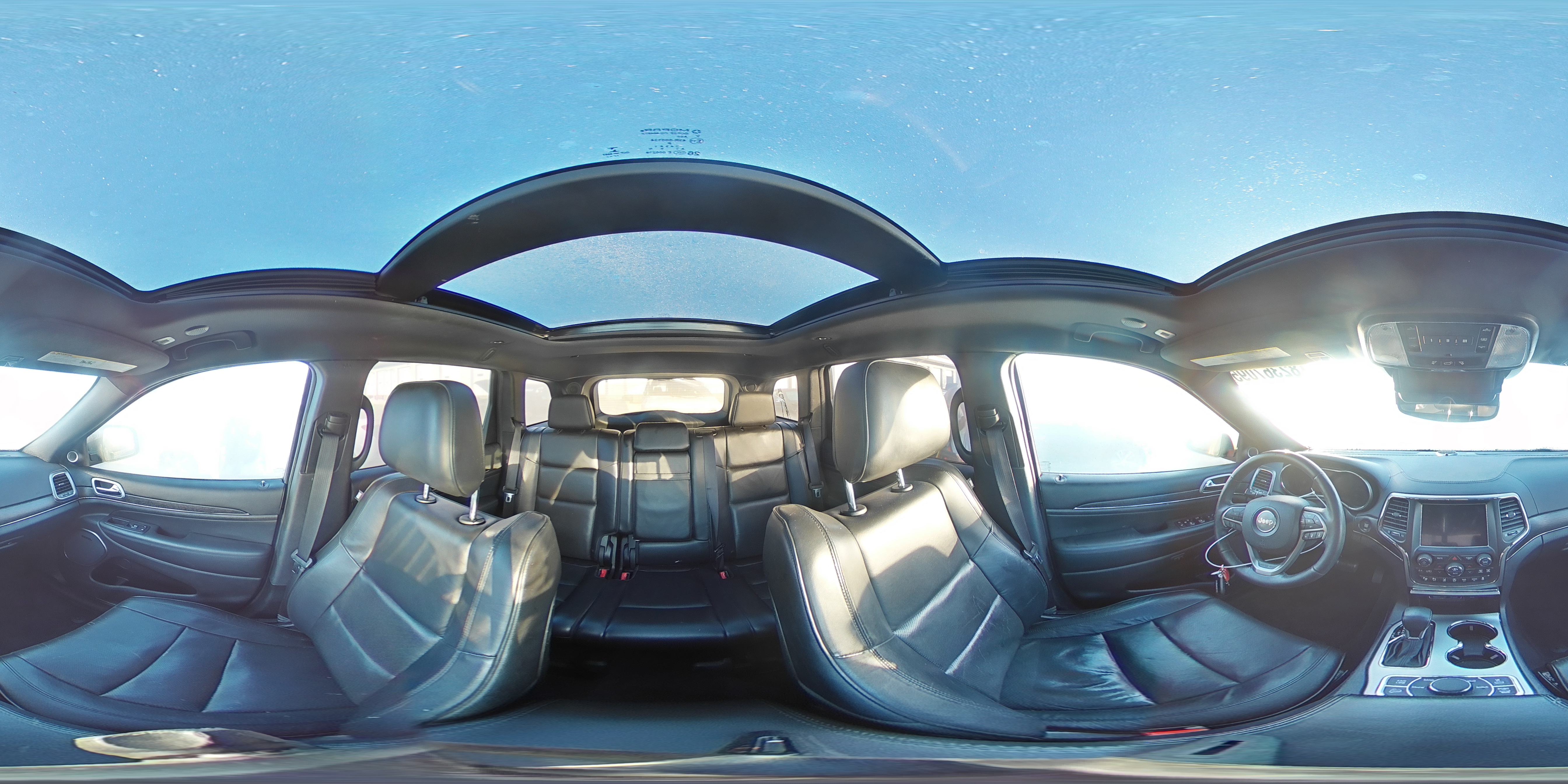 2018 Jeep Grand Cherokee Overland VIN: 1C4RJFCG5JC185033 Lot: 82367095