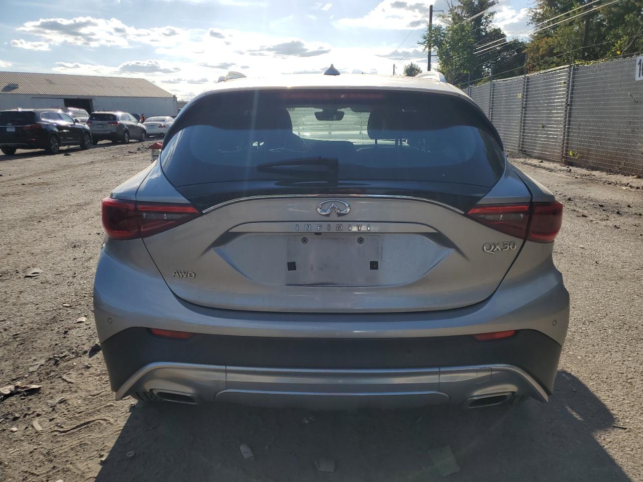 2017 Infiniti Qx30 Base VIN: SJKCH5CR0HA015498 Lot: 84575085