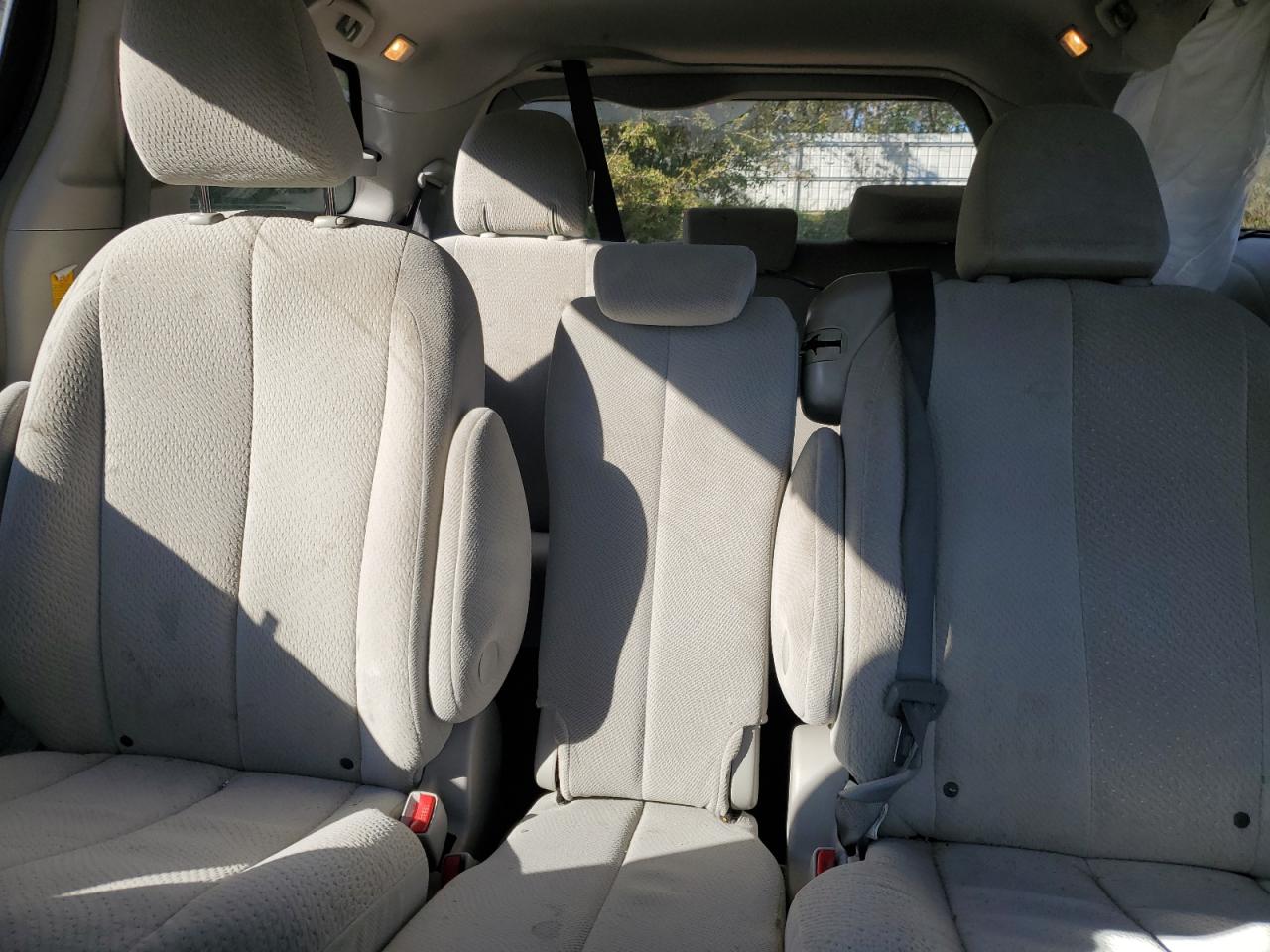 2014 Toyota Sienna Le VIN: 5TDKK3DC8ES481743 Lot: 82338655
