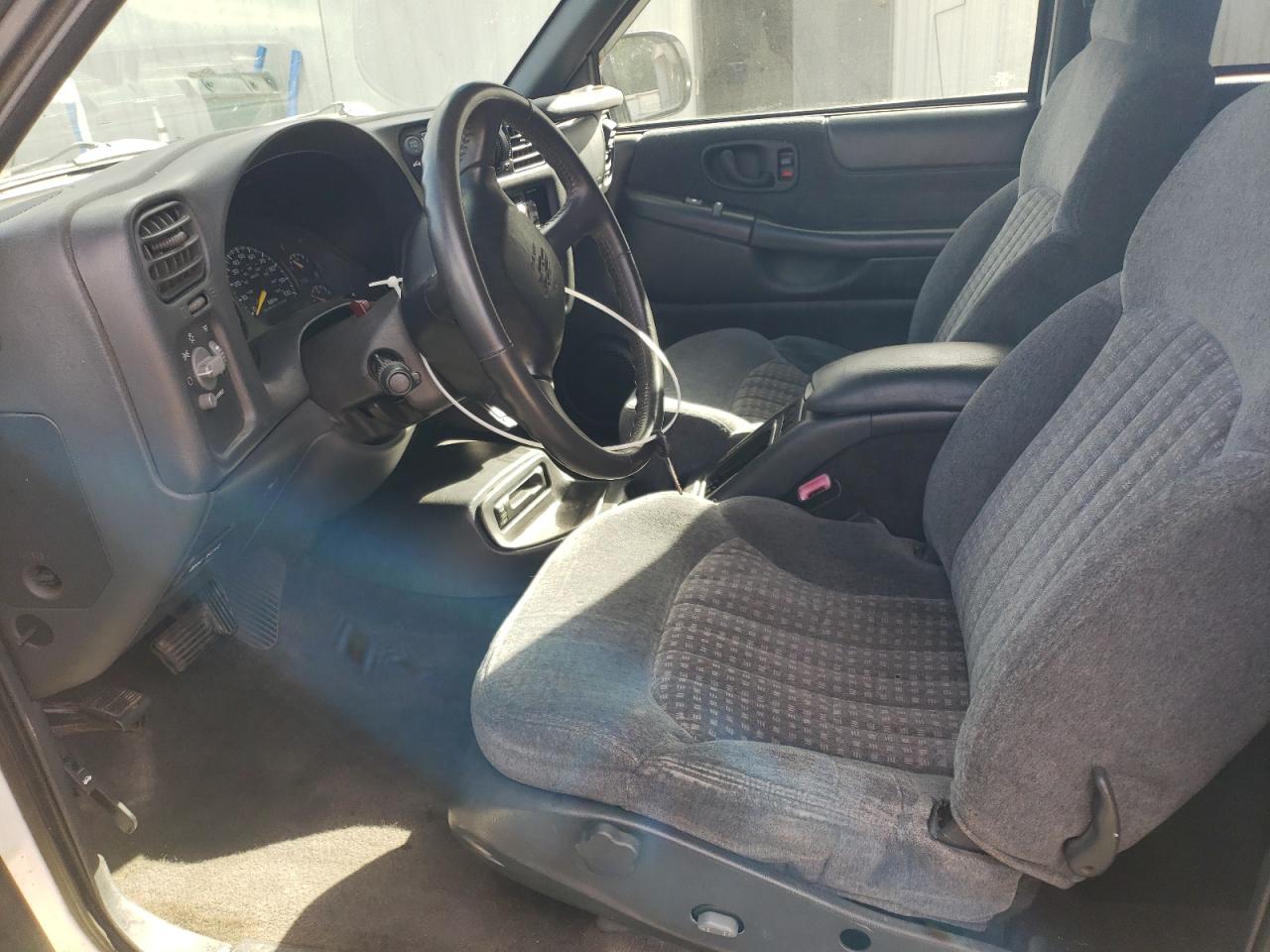 1999 Chevrolet Blazer VIN: 1GNCT18W6XK194638 Lot: 85275795