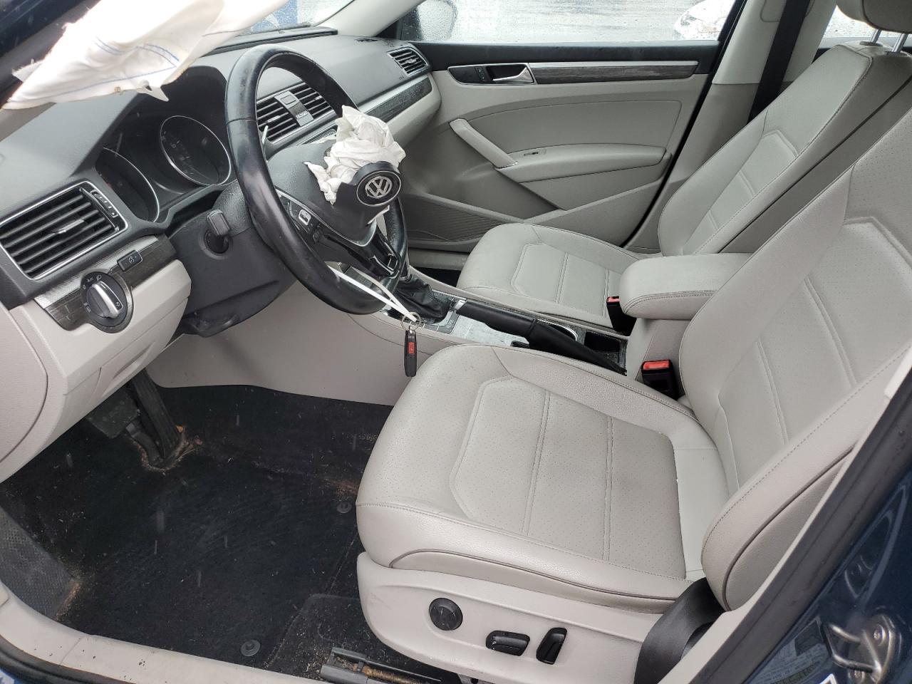 2018 Volkswagen Passat Se VIN: 1VWBA7A3XJC005517 Lot: 85906885