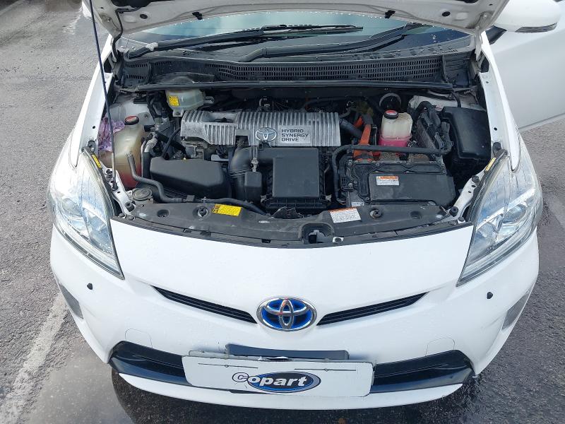 2015 TOYOTA PRIUS T SPIRIT VVT-I CVT 