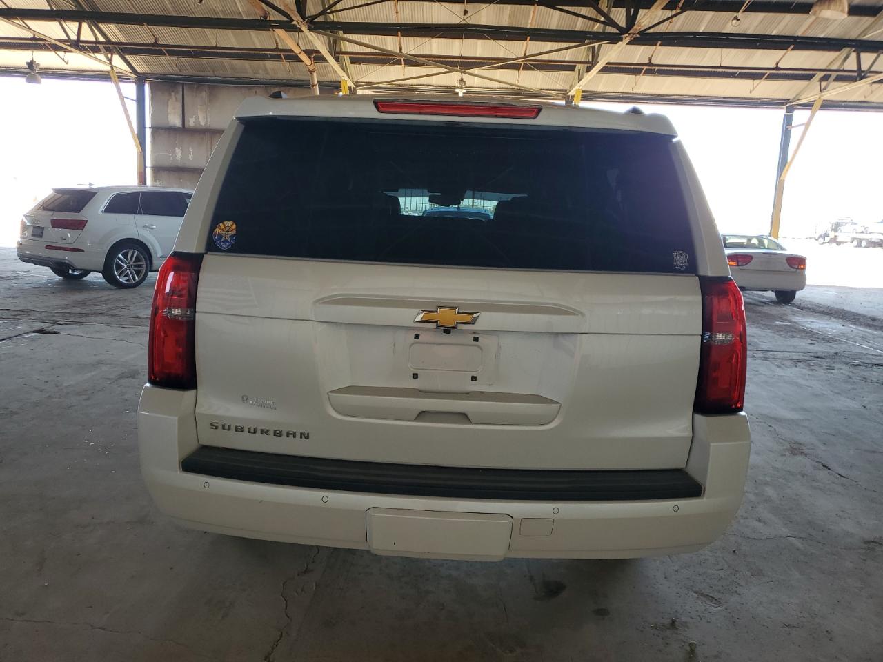 2019 Chevrolet Suburban C1500 Lt VIN: 1GNSCHKC2KR361855 Lot: 84461665