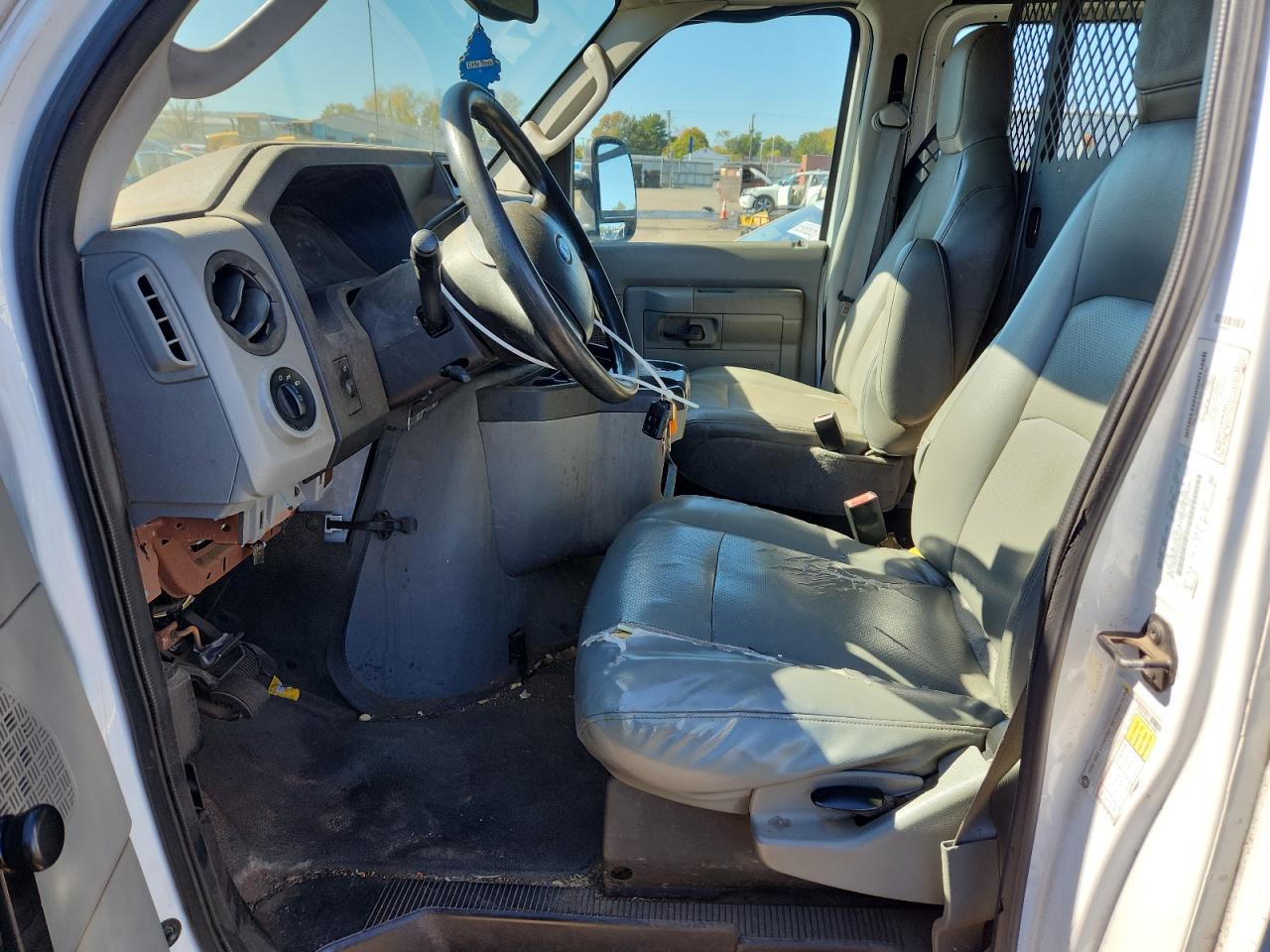 2010 Ford Econol 250 Delivery Van VIN: 1FTNE2EW8ADA15890 Lot: 82547555