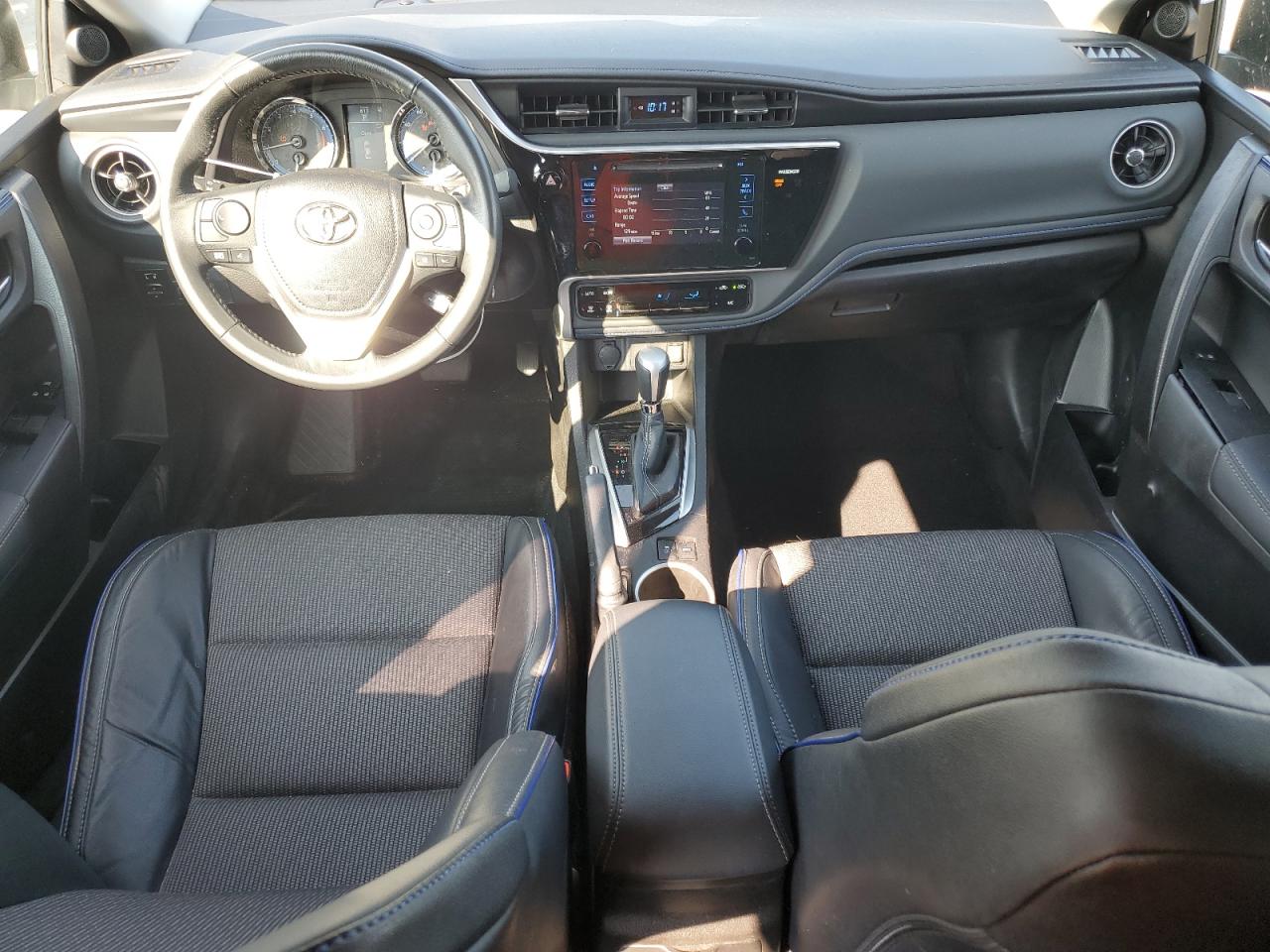 2017 Toyota Corolla L VIN: 5YFBURHE6HP575500 Lot: 87115635