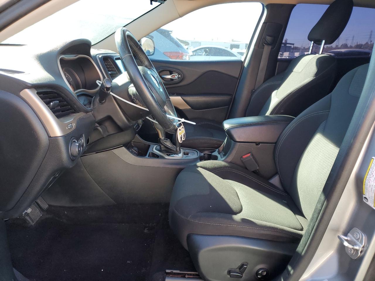 2017 Jeep Cherokee Latitude VIN: 1C4PJLCB6HW662944 Lot: 87024405