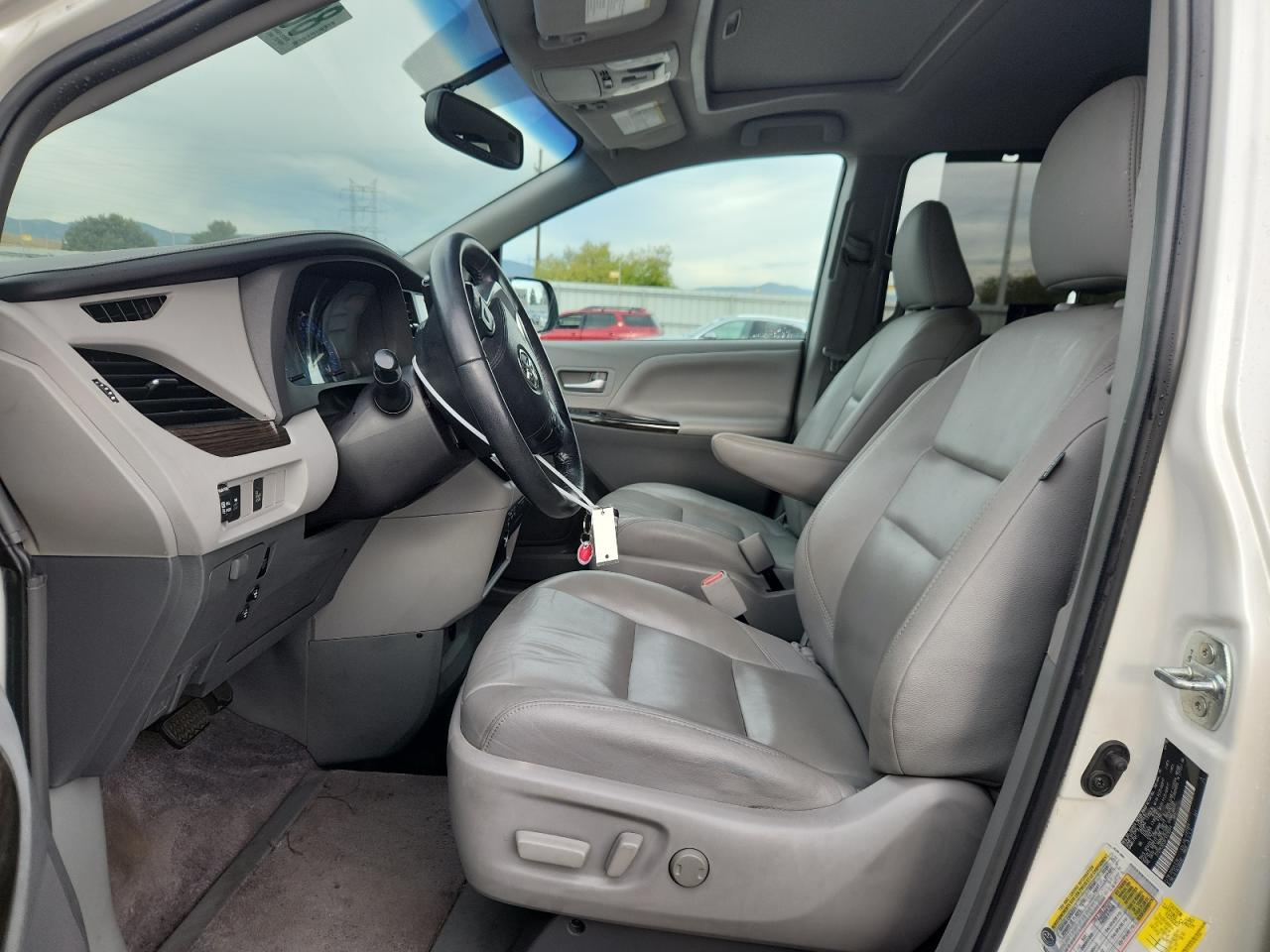2015 Toyota Sienna Xle VIN: 5TDYK3DC6FS576944 Lot: 86149425