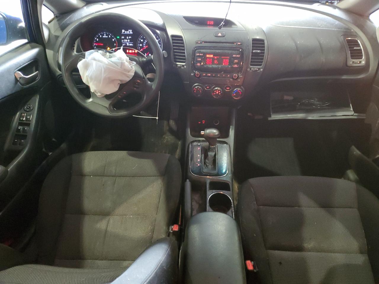 2017 Kia Forte Lx VIN: 3KPFK4A79HE025649 Lot: 84900575