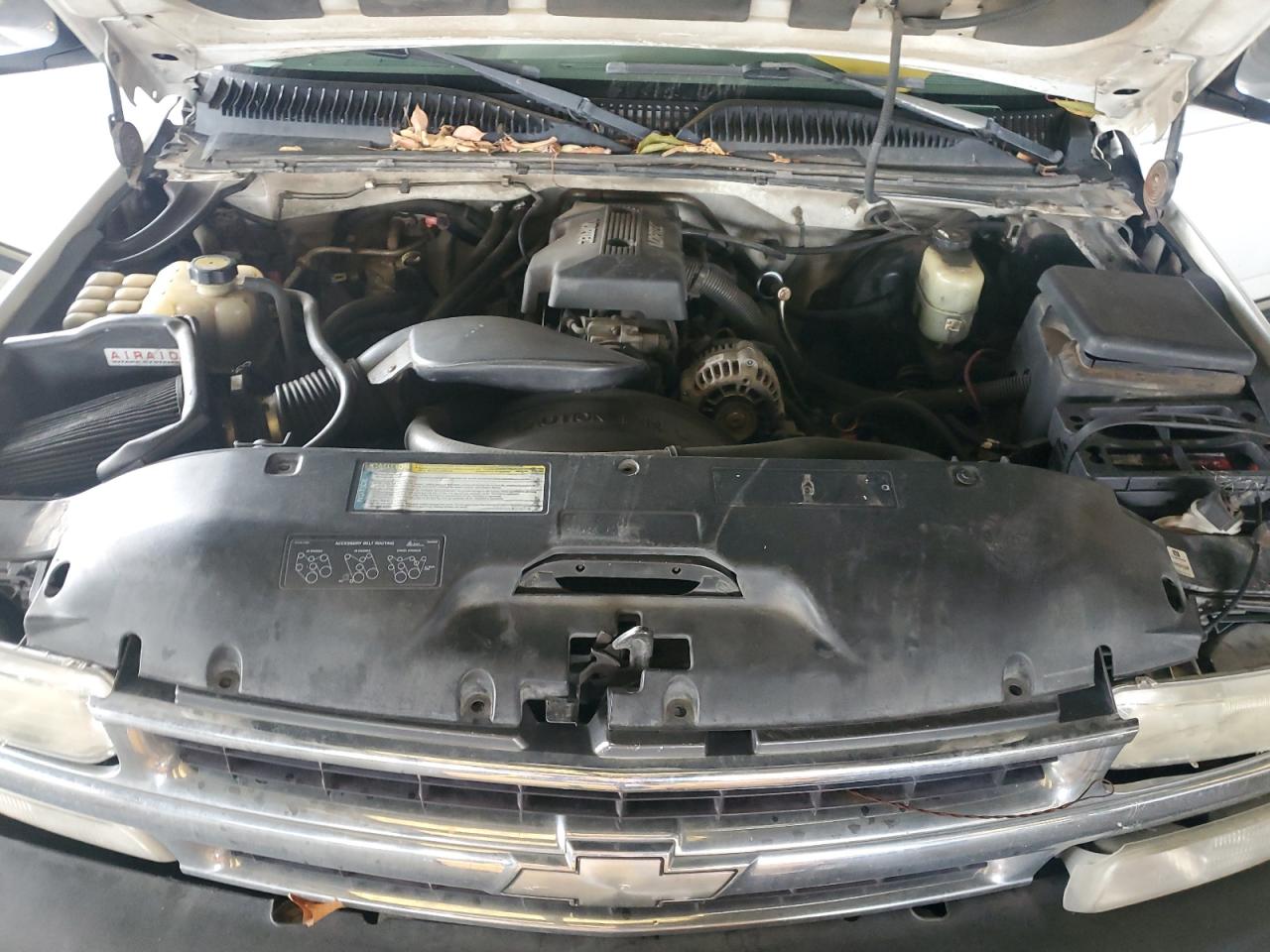 2000 Chevrolet Silverado C1500 VIN: 1GCEC19T7YZ145981 Lot: 90639435