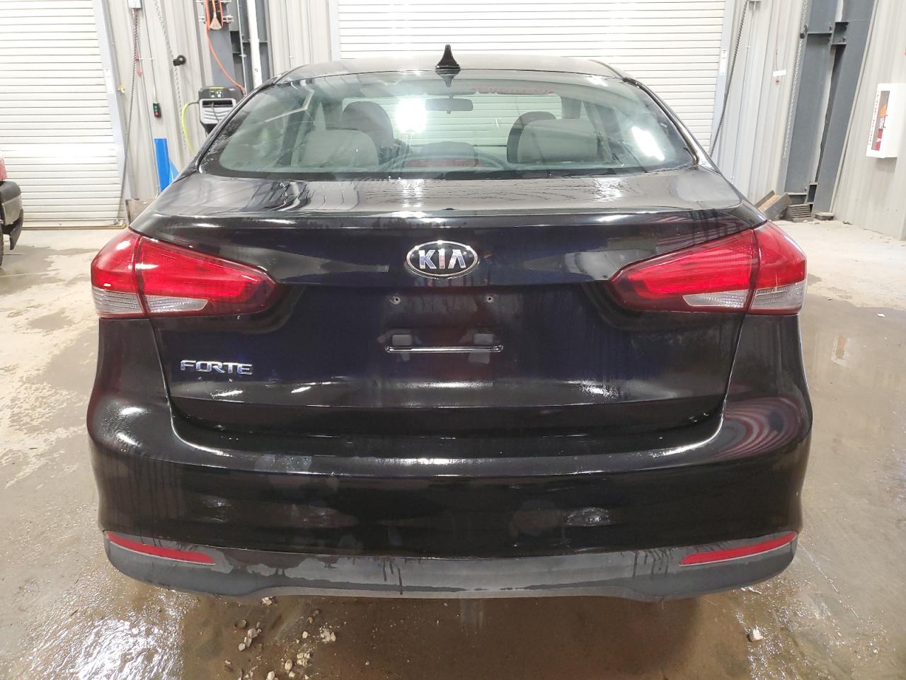 2018 Kia Forte Lx VIN: 3KPFK4A75JE239463 Lot: 82528205
