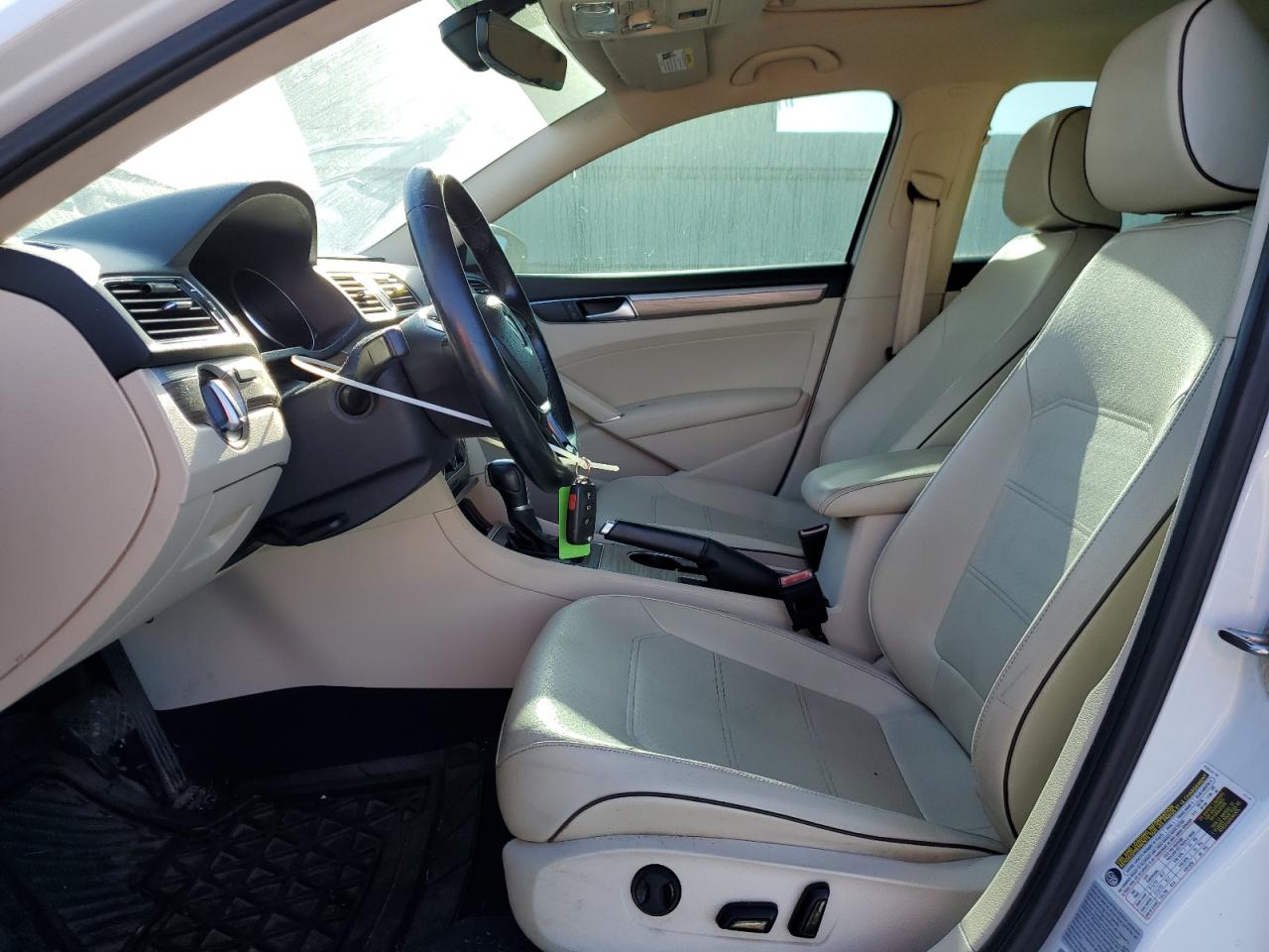 2016 Volkswagen Passat Se VIN: 1VWBT7A34GC005872 Lot: 81988055