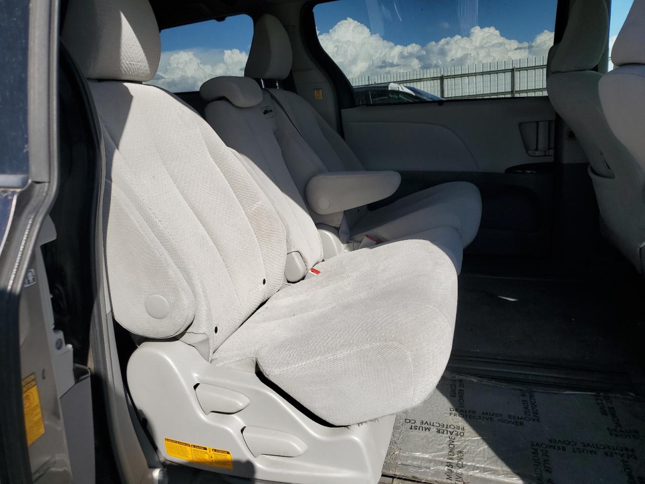 2013 Toyota Sienna Le VIN: 5TDKK3DC4DS329568 Lot: 82250405