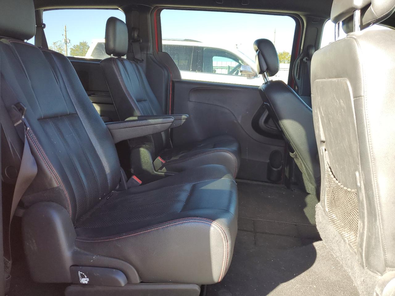2016 Dodge Grand Caravan R/T VIN: 2C4RDGEG4GR225189 Lot: 82582425