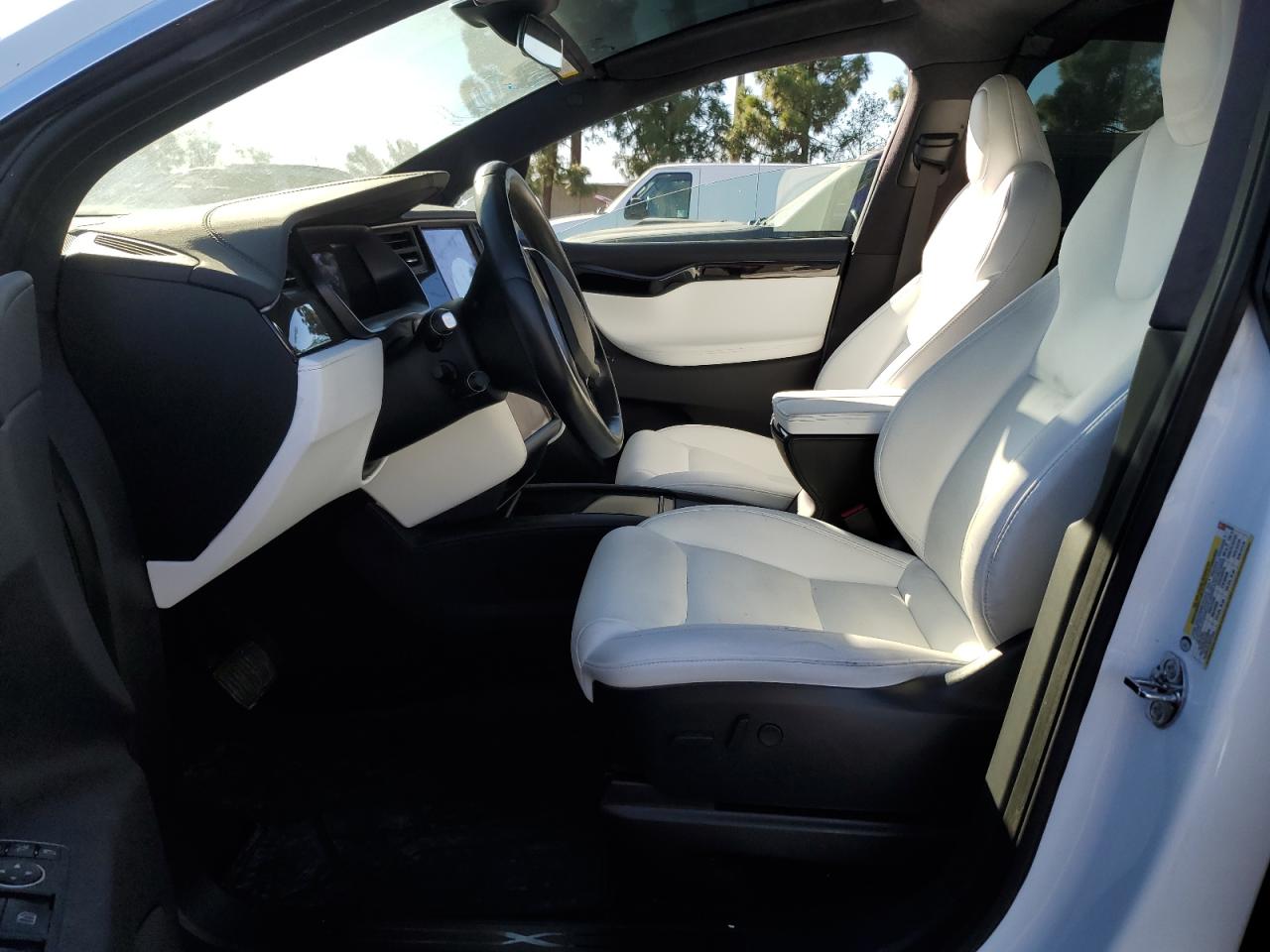 2020 Tesla Model X VIN: 5YJXCDE26LF283369 Lot: 85207345