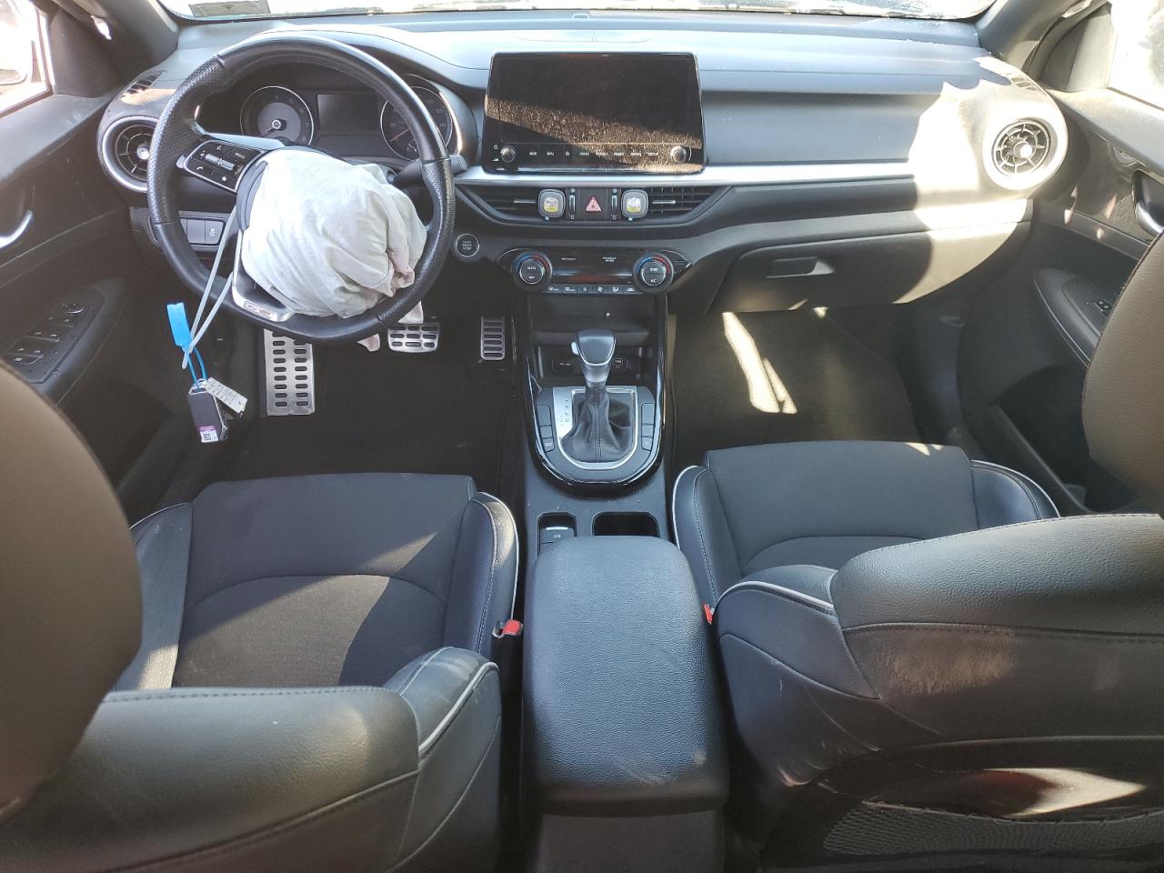 2023 Kia Forte Gt Line VIN: 3KPF54AD6PE656418 Lot: 87022075