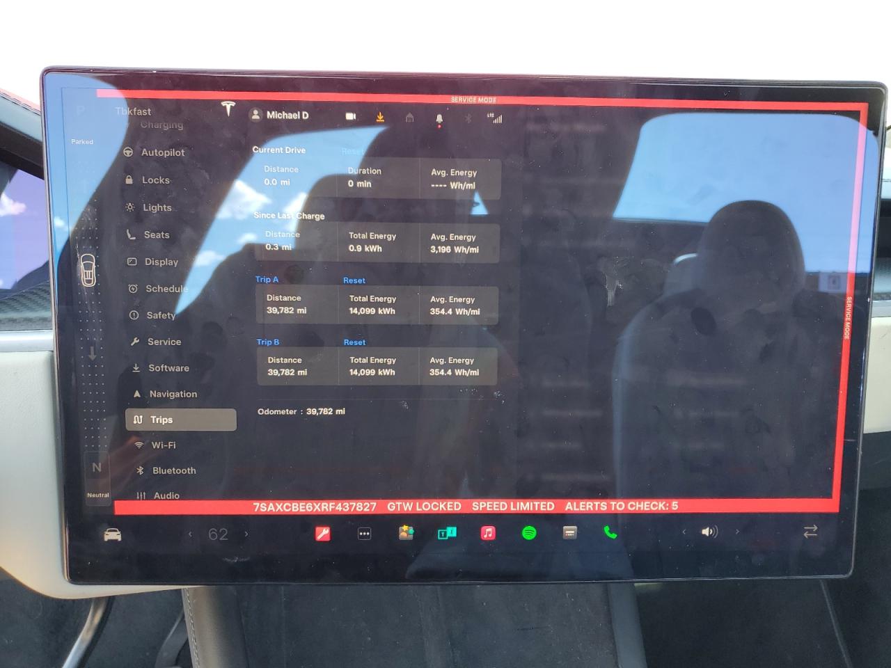 2024 Tesla Model X VIN: 7SAXCBE6XRF437827 Lot: 85537165