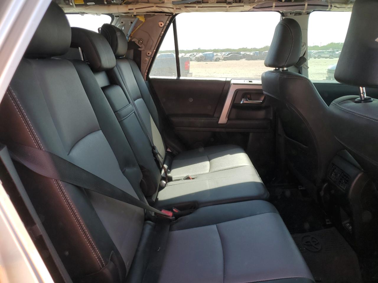 2022 Toyota 4Runner Sr5 VIN: JTEFU5JR8N5274528 Lot: 82607715