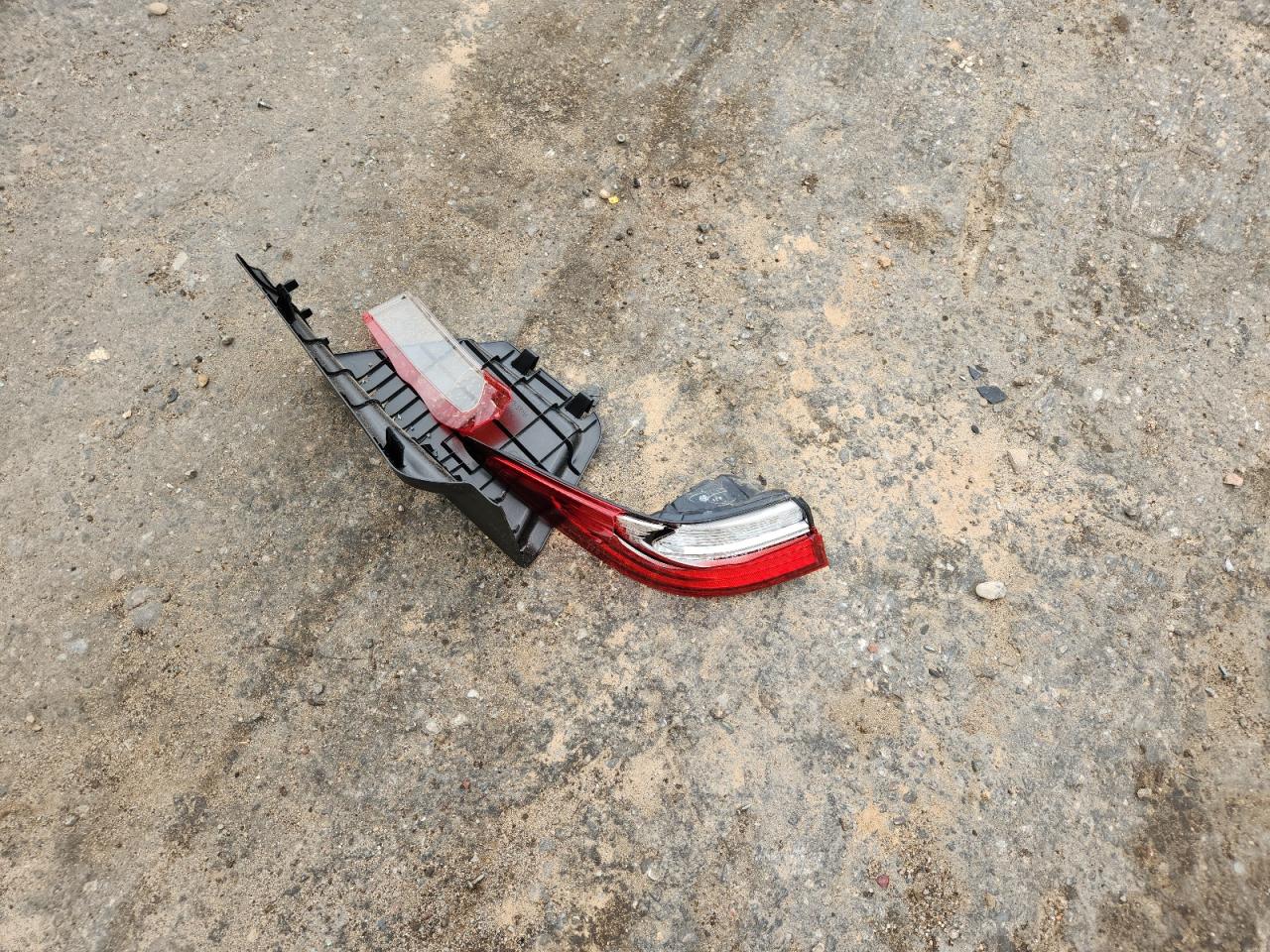 2014 Lexus Es 300H VIN: JTHBW1GG2E2051154 Lot: 85855955