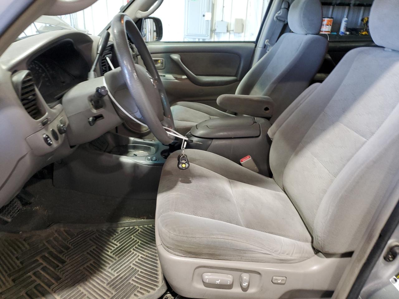 2005 Toyota Sequoia Sr5 VIN: 5TDBT44A75S253623 Lot: 85752565