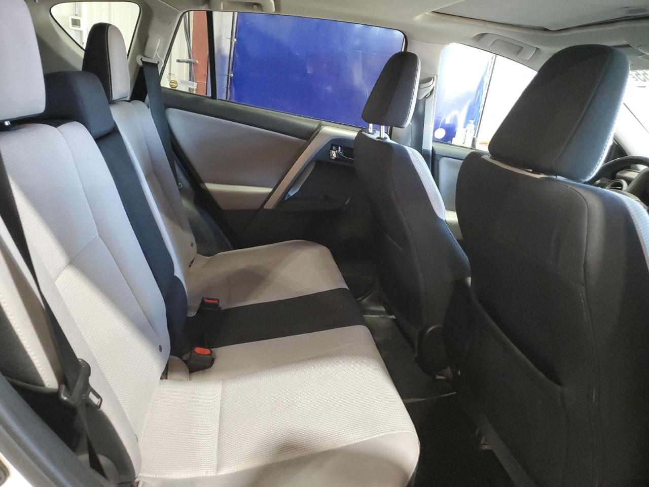 2017 Toyota Rav4 Xle VIN: 2T3RFREV0HW587516 Lot: 83991655