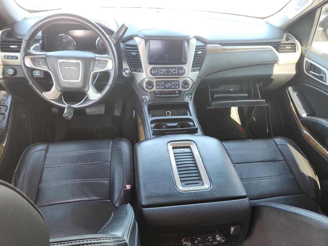 2017 GMC Yukon Xl Denali VIN: 1GKS1HKJ6HR190571 Lot: 85742505