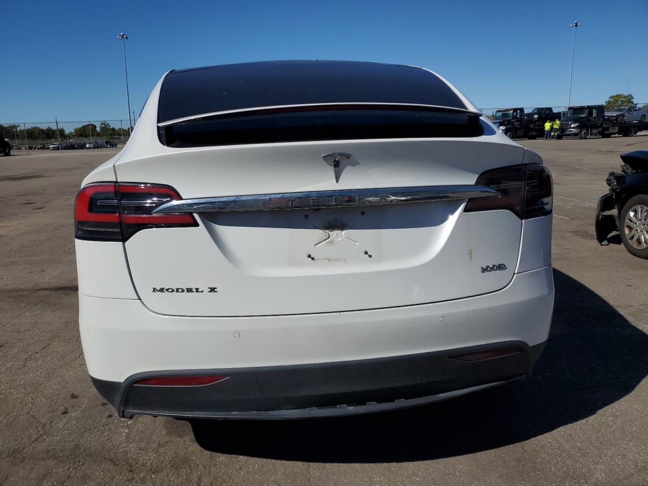 2017 Tesla Model X VIN: 5YJXCBE24HF076684 Lot: 85072435