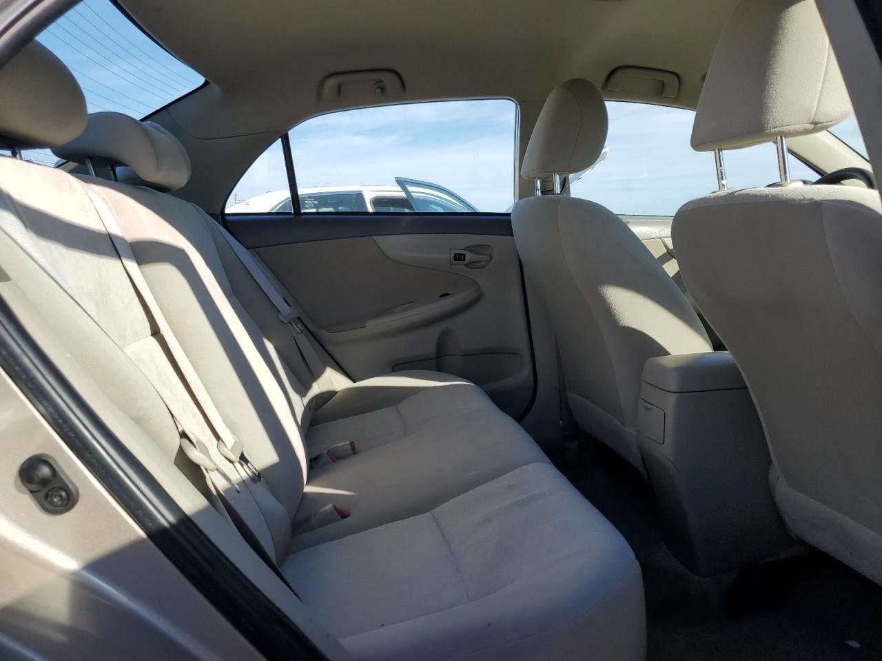 2010 Toyota Corolla Base VIN: 2T1BU4EE2AC193588 Lot: 85088685