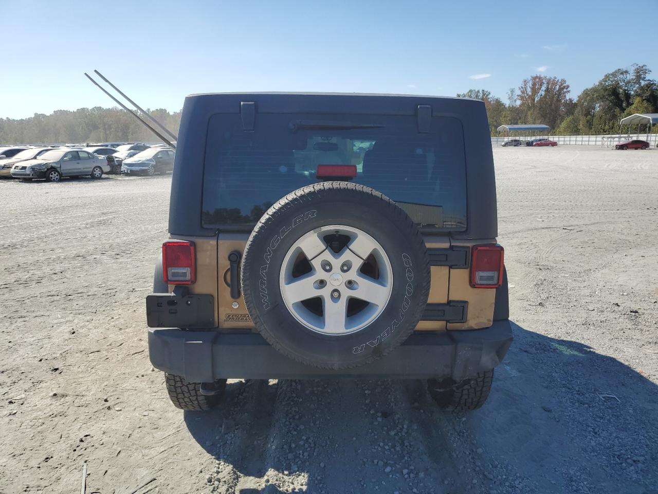 2015 Jeep Wrangler Unlimited Sport VIN: 1C4HJWDG7FL620619 Lot: 82568875