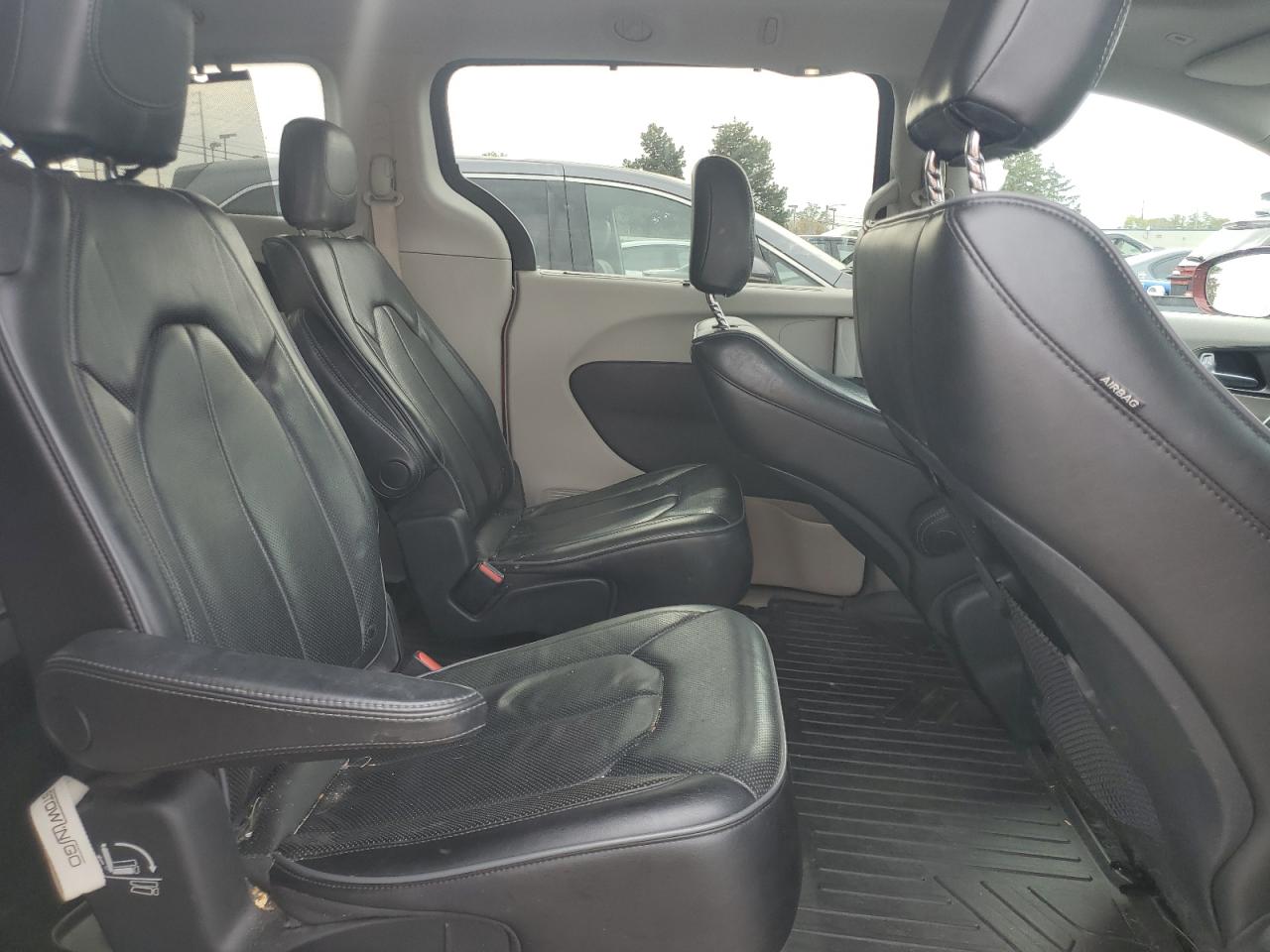 2018 Chrysler Pacifica Limited VIN: 2C4RC1GG8JR320777 Lot: 89904345