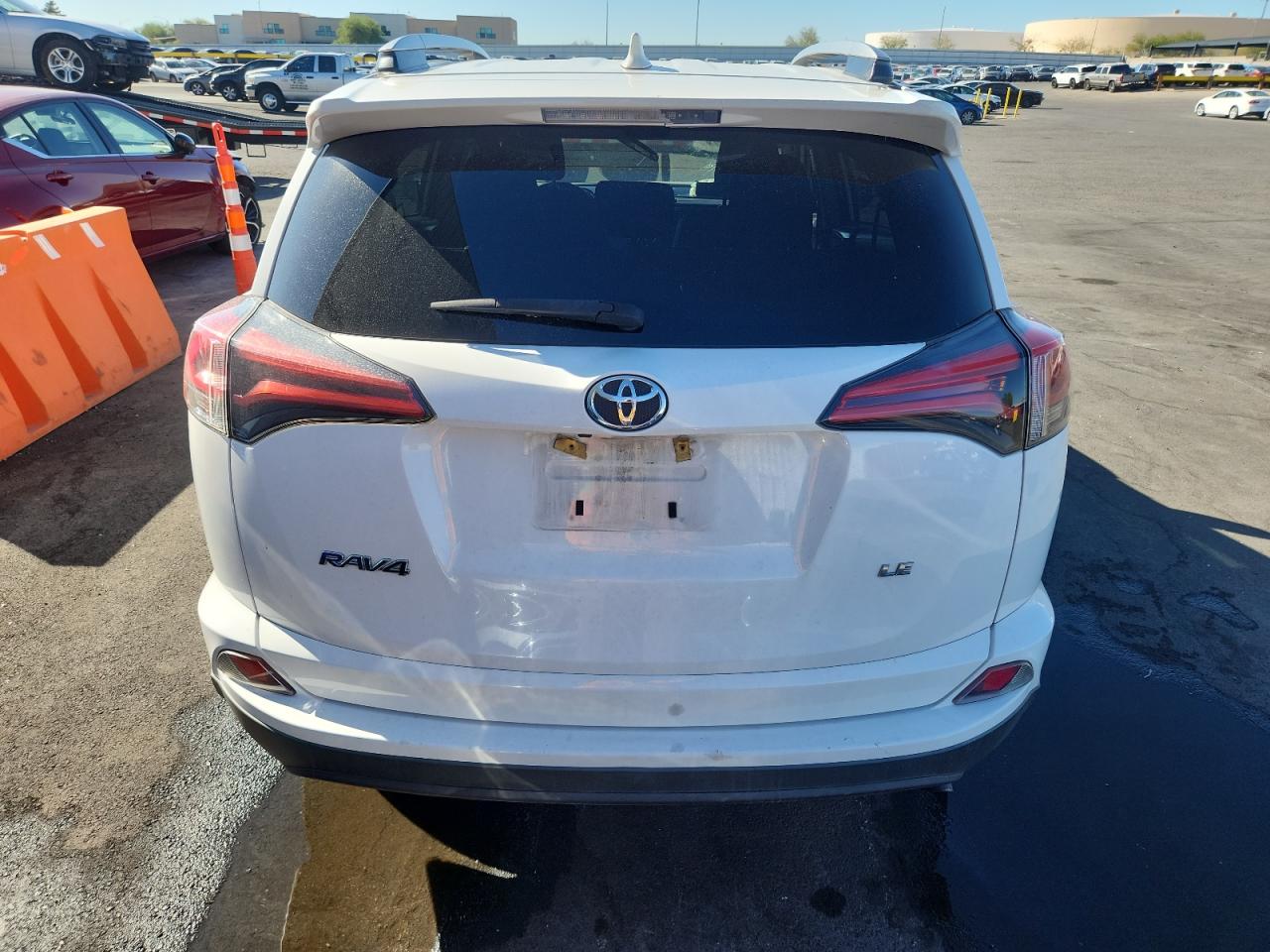 2018 Toyota Rav4 Le VIN: 2T3ZFREV5JW462632 Lot: 85184915