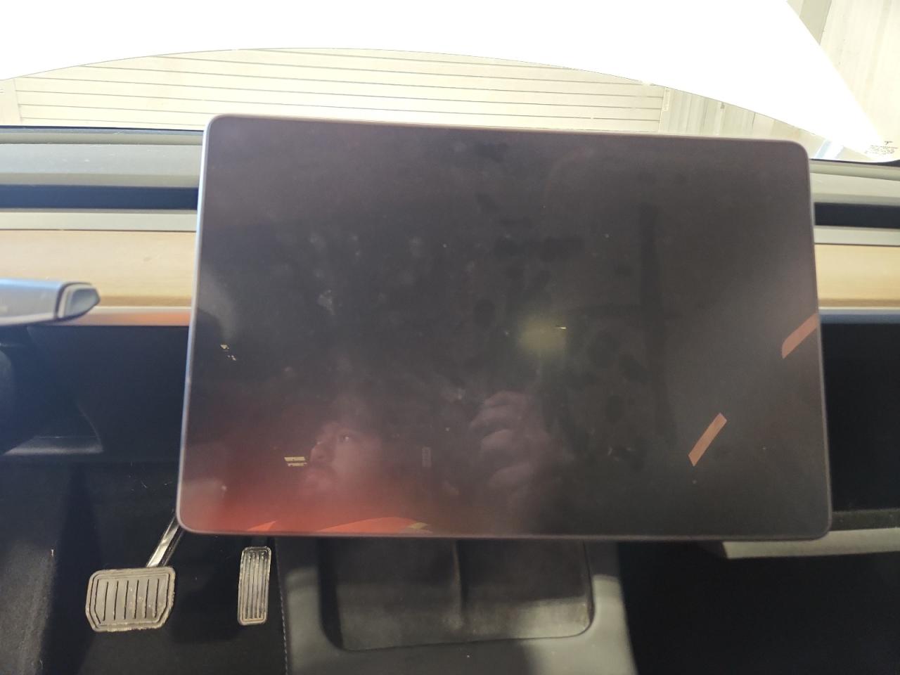 2022 Tesla Model Y VIN: 7SAYGDEE1NF392086 Lot: 90856665