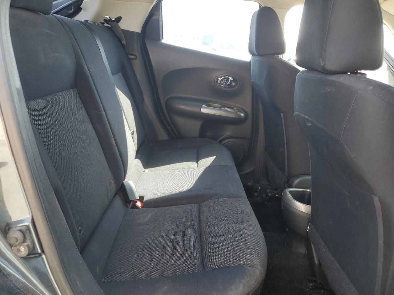 2014 Nissan Juke S VIN: JN8AF5MR4ET350041 Lot: 85702665